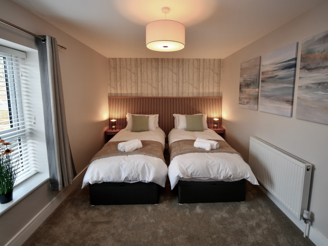 Bedroom 2 made up as twin